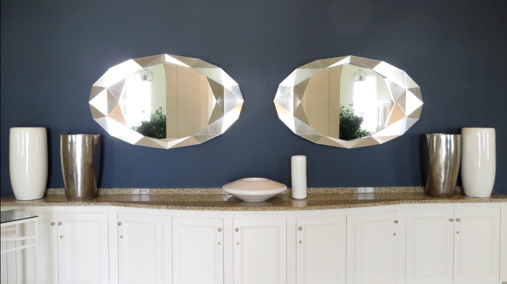 Mirror vanity